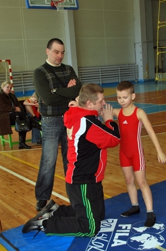 Sporta namā «Mēmele» pagājušajā nedēļā notika Bauskas novada atklātais čempionāts brīvajā cīņā, kurā piedalījās 88 cīkstoņi no piecām sporta skolām. Sacensības risinājās desmit svara kategorijās un divās vecuma
grupās - 2000. gadā dzimušie...
Autors: Uldis Varnevičs