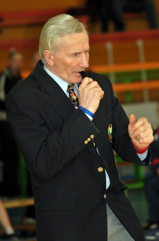 Sporta namā «Mēmele» pagājušajā nedēļā notika Bauskas novada atklātais čempionāts brīvajā cīņā, kurā piedalījās 88 cīkstoņi no piecām sporta skolām. Sacensības risinājās desmit svara kategorijās un divās vecuma
grupās - 2000. gadā dzimušie...
Autors: Uldis Varnevičs