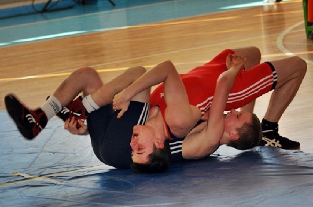Sporta namā «Mēmele» pagājušajā nedēļā notika Bauskas novada atklātais čempionāts brīvajā cīņā, kurā piedalījās 88 cīkstoņi no piecām sporta skolām. Sacensības risinājās desmit svara kategorijās un divās vecuma
grupās - 2000. gadā dzimušie...
Autors: Uldis Varnevičs