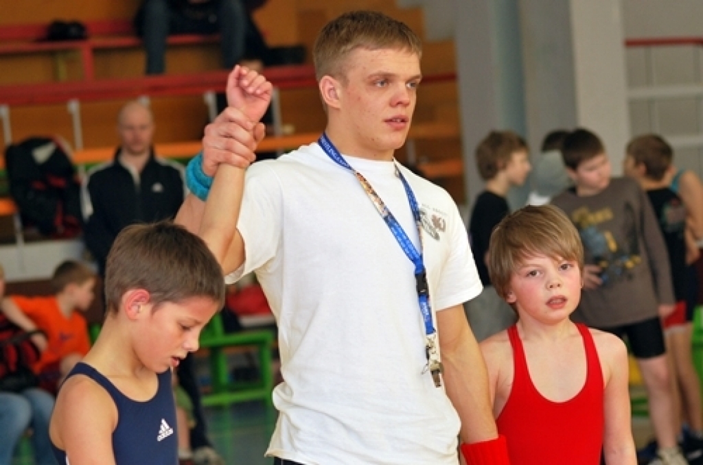 Sporta namā «Mēmele» pagājušajā nedēļā notika Bauskas novada atklātais čempionāts brīvajā cīņā, kurā piedalījās 88 cīkstoņi no piecām sporta skolām. Sacensības risinājās desmit svara kategorijās un divās vecuma
grupās - 2000. gadā dzimušie...
Autors: Uldis Varnevičs
