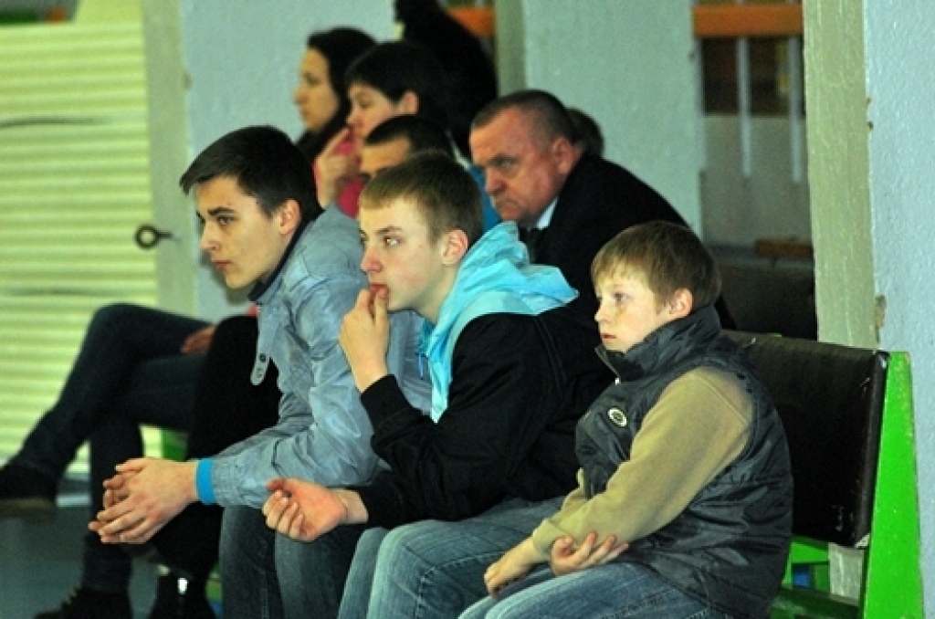 Sporta namā «Mēmele» 24. aprīlī tikās Bauskas ««Kvēle»/sporta centrs «Mēmele»» komanda ar SK «Limbaži». Baušķenieki lika panervozēt saviem līdzjutējiem, bet uzvarēja ar 54:49.
Jāatzīst, ka spēle no citām atšķīrās ar vienu raksturīgu...
Autors: Uldis Varnevičs