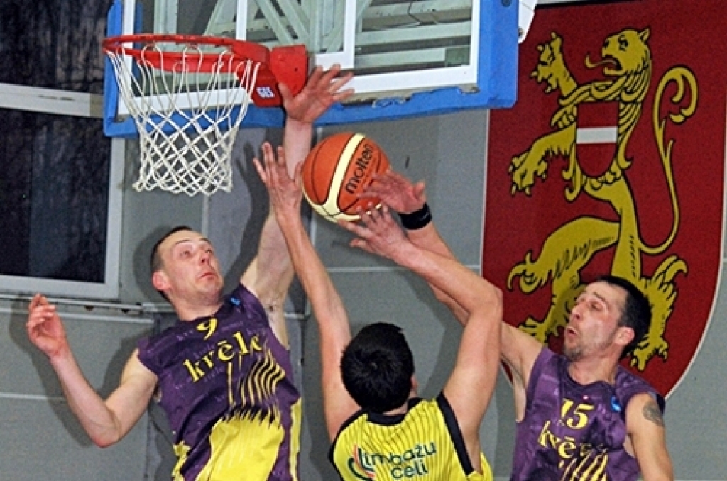 Sporta namā «Mēmele» 24. aprīlī tikās Bauskas ««Kvēle»/sporta centrs «Mēmele»» komanda ar SK «Limbaži». Baušķenieki lika panervozēt saviem līdzjutējiem, bet uzvarēja ar 54:49.
Jāatzīst, ka spēle no citām atšķīrās ar vienu raksturīgu...
Autors: Uldis Varnevičs