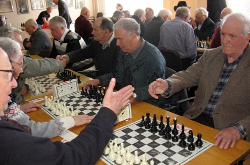 No mūspuses sportistiem veiksmīgākie Latvijas Sporta veterānu savienības (LSVS) spēlēs Bauskā bija florbolisti, kuri izcīnīja zelta medaļas. Latvijas Sporta veterānu savienības finālspēlēs florbolā Bauskas un Rundāles novada komandas...
Autors: Uldis Varnevičs