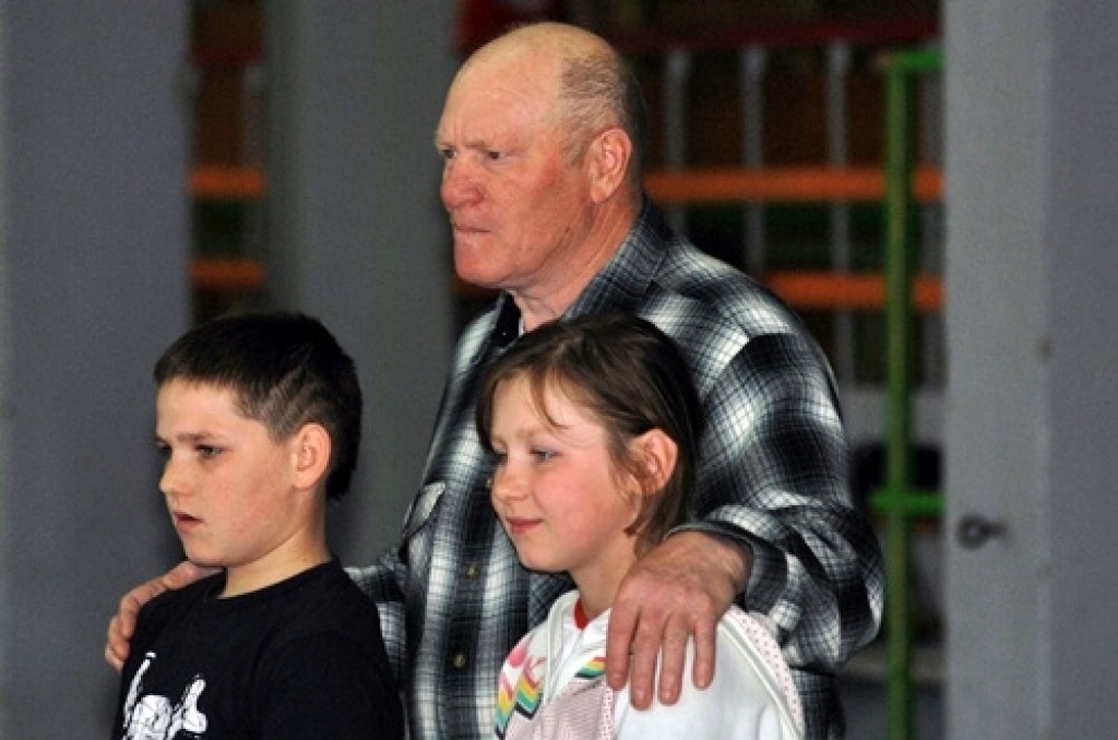 Bauskas novada sacensībās brīvajā cīņā notika 20. aprīlī sporta namā «Mēmele». Tika sadalīti desmit medaļu komplekti. Jura Ručkanova un Vladimira Iļjina audzēkņiem šīs cīņas bija laba spēku pārbaude.
Savās vecuma grupās un svara...
Autors: Uldis Varnevičs