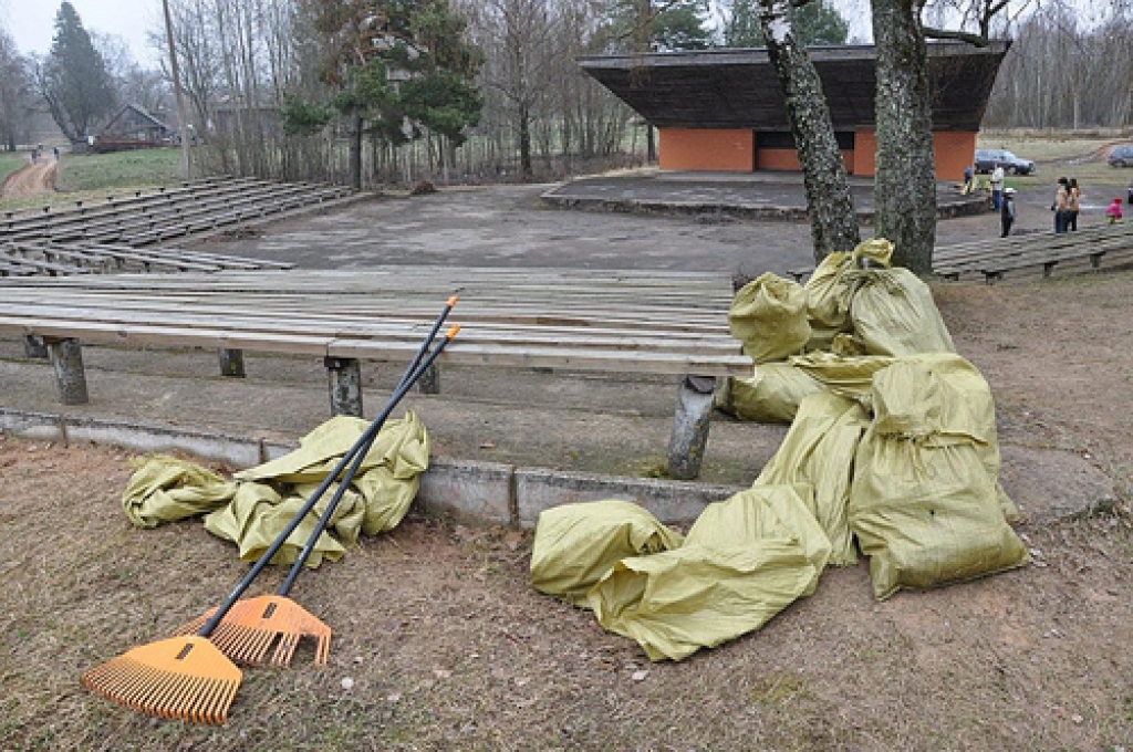 Visos pagastos Vecumnieku novadā rosība valdīja ciemu centros, daudzdzīvokļu māju apkārtnē, kā arī ūdenstilpju tuvumā. Bārbelē talcinieki sakopa Rukšezeru, Kurmenē un Skaistkalnē – Mēmeles krastu, Stelpē tika satīrītas peldvietas karjera...