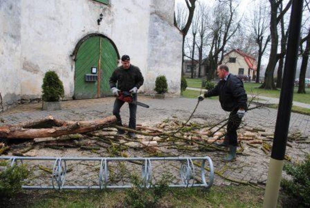 Bauskas novadā talkošanas vietu bija vairāk nekā iepriekš tika uzrādīts 21. aprīļa Lielās talkas norišu plānā. Ļaudis strādāja pilsētā un novada visos pagastos.
Rundāles novadā par vides tīrību gādāja jauniešu divu nevalstisko organizāciju...
Autors: Juris Iļņickis