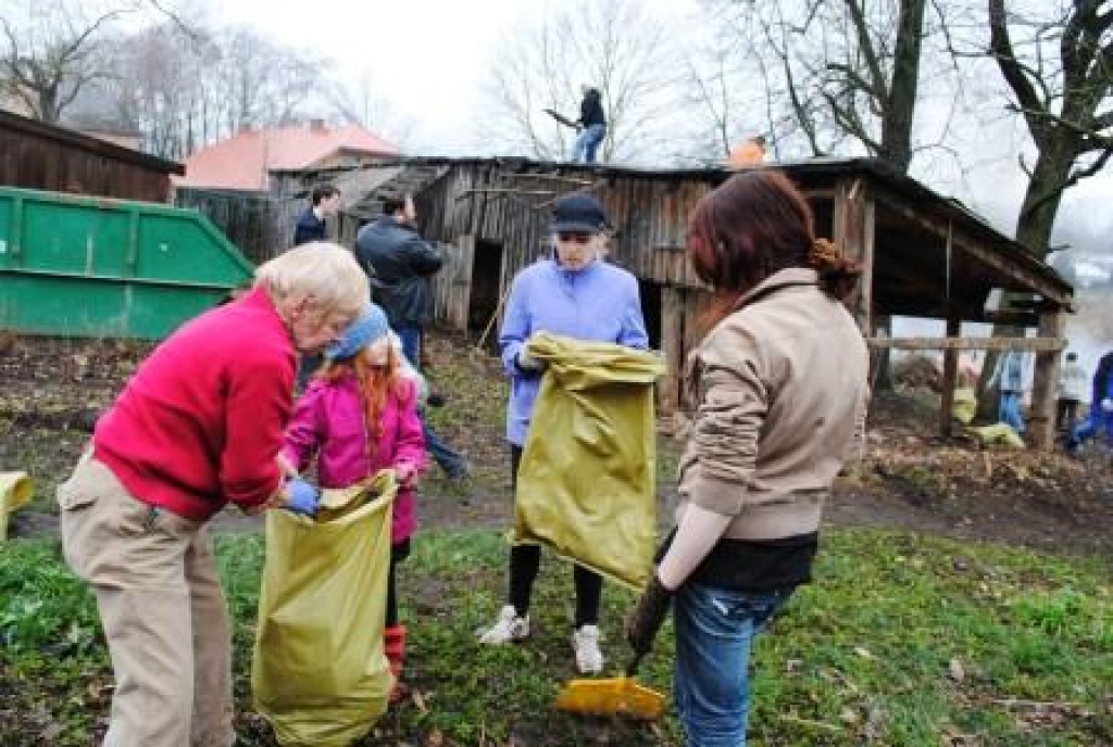 Bauskas novadā talkošanas vietu bija vairāk nekā iepriekš tika uzrādīts 21. aprīļa Lielās talkas norišu plānā. Ļaudis strādāja pilsētā un novada visos pagastos.
Rundāles novadā par vides tīrību gādāja jauniešu divu nevalstisko organizāciju...
Autors: Juris Iļņickis