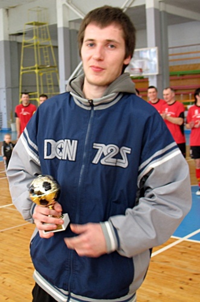 Šī gada telpu sezona futbolā atnesa negaidītu pārsteigumu – ir jauni Bauskas novada čempioni. Brunaviešus uzvarētāju godā nomainījuši rundālieši.
Turnīrs noslēdzās 15. aprīlī sporta namā «Mēmele», kad tika aizvadītas pēdējās četras...
Autors: Uldis Varnevičs
