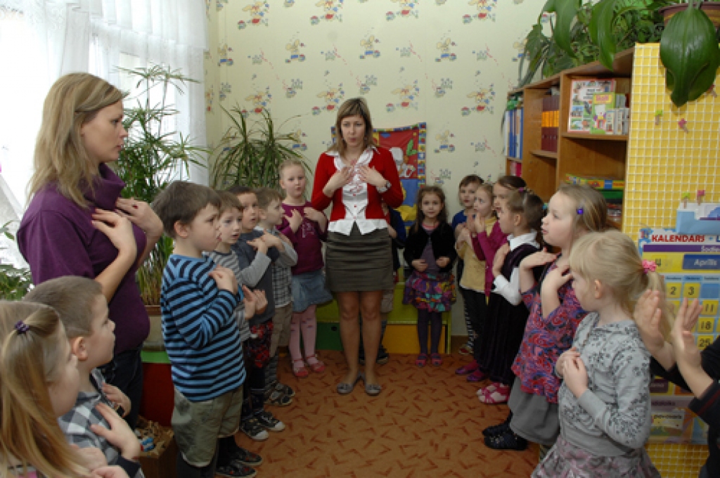 Trešdien, 4. aprīlī, Bauskas novada bērnudārzā «Zīlītē» risinājās Bauskas un Rundāles novada pirmsskolas izglītības iestāžu darbinieku metodiskais pasākums. Abu novadu bērnudārzu pārstāves tikās, lai smeltos jaunas idejas, dalītos pieredzē...
Autors: Ivars Bogdanovs