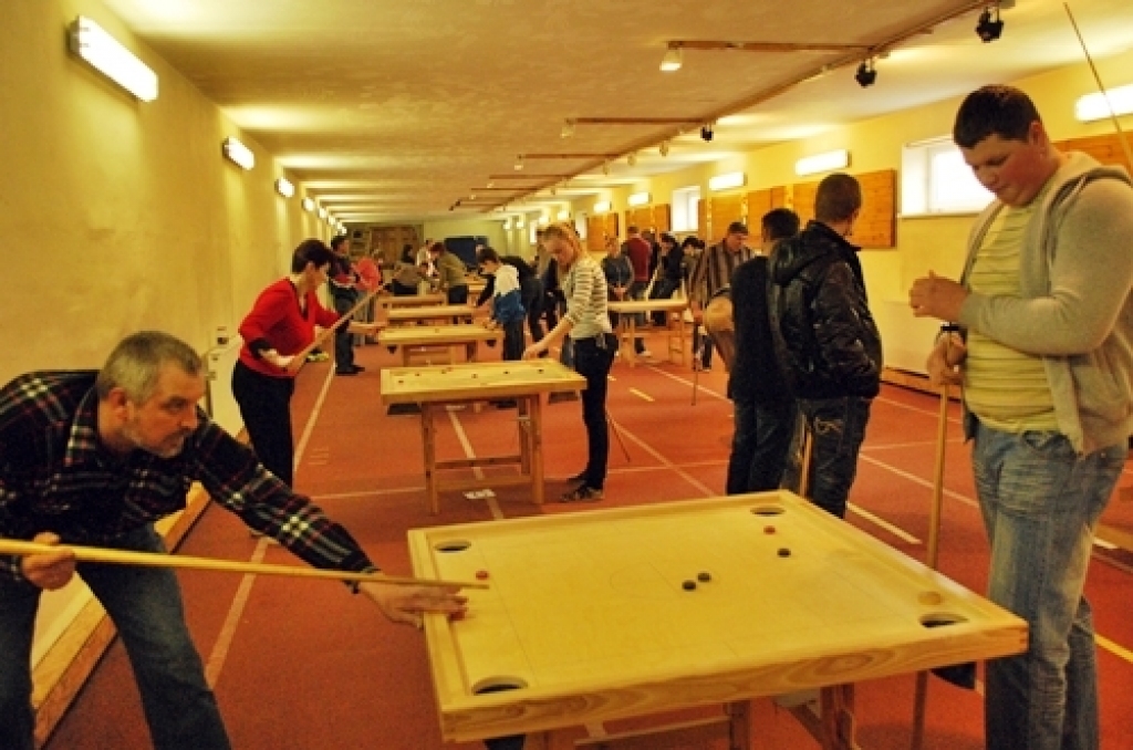 Sporta bāzēs sestdien, 31. martā, tika noskaidroti uzvarētāji deviņos sporta veidos Bauskas novada ziemas un pavasara sporta spēlēs. Sacensībās piedalījās arī kaimiņu novadu komandas.
Sporta centra «Mēmele» galvenā speciāliste Inga Ūbele...
Autors: Uldis Varnevičs