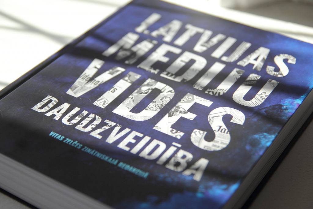 Apjomīgajā kolektīvajā monogrāfijā «Latvijas mediju vides daudzveidība» pirmoreiz tik plaši analizēta Latvijas plašsaziņas līdzekļu situācijas kopaina, akcentējot stiprās un vājās puses. Šo pētījumu īstenojusi arī Dr. phil. Skaidrīte Lasmane.
Autors: Toms Grīnbergs, LU