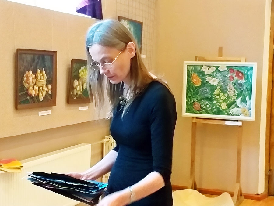 Zita Vilutīte – lektore, Šauļu mākslinieku apvienības līdere.
Autors: K. Selane