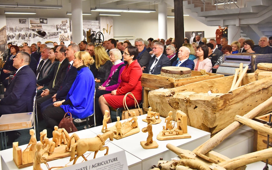 Pasvales novadpētniecības muzejā uz pilsētas jubilejas pasākumu pulcējās kupls skaits ļaužu.
Autors: Uldis Varnevičs