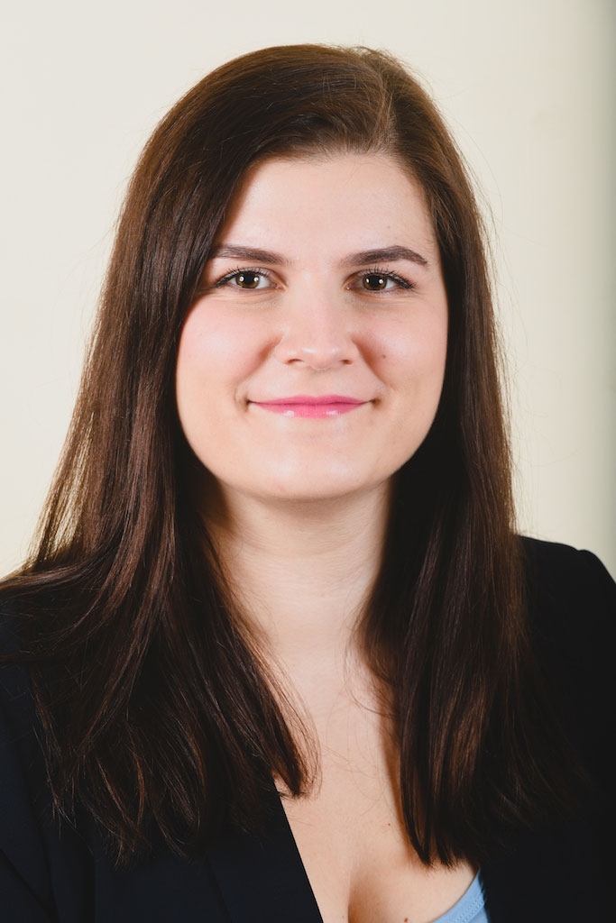 Elīna Vrobļevska: «Jaunajiem bieži šķiet, ka īstā dzīve ir Rīgā, jo dzimtais miests vairs neko nevar piedāvāt. Tas ir normāli, ka gribas redzēt pasauli, ka viņiem vajag vairāk. Lai dodas uz Rīgu, lai brauc tālāk par Latviju un Eiropu, lai skatās, kā dzīvo citur, bet galvenais – lai atgriežas!»
Autors: Publicitātes foto