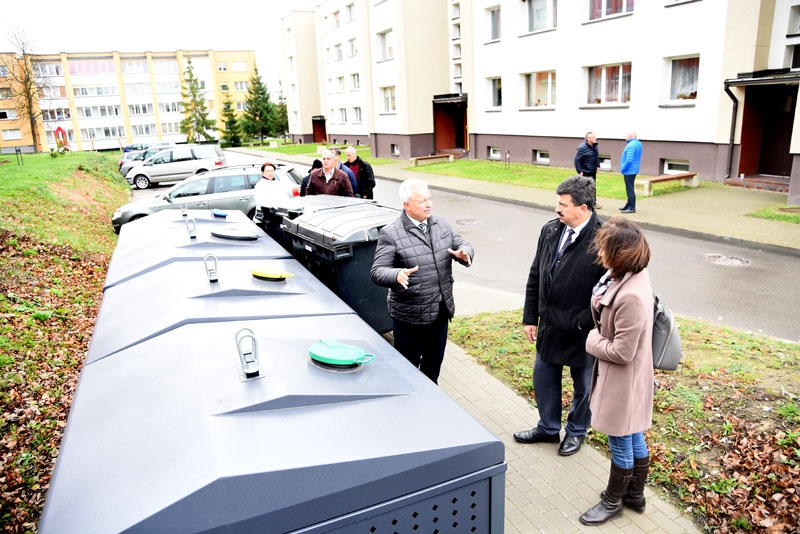 Ķelmes pašvaldībā lielākā uzmanība veltīta ūdenssaimniecībai un atkritumiem. Atkritumiem uzstādītas jaunas urnas.
Autors: Uldis Varnevičs