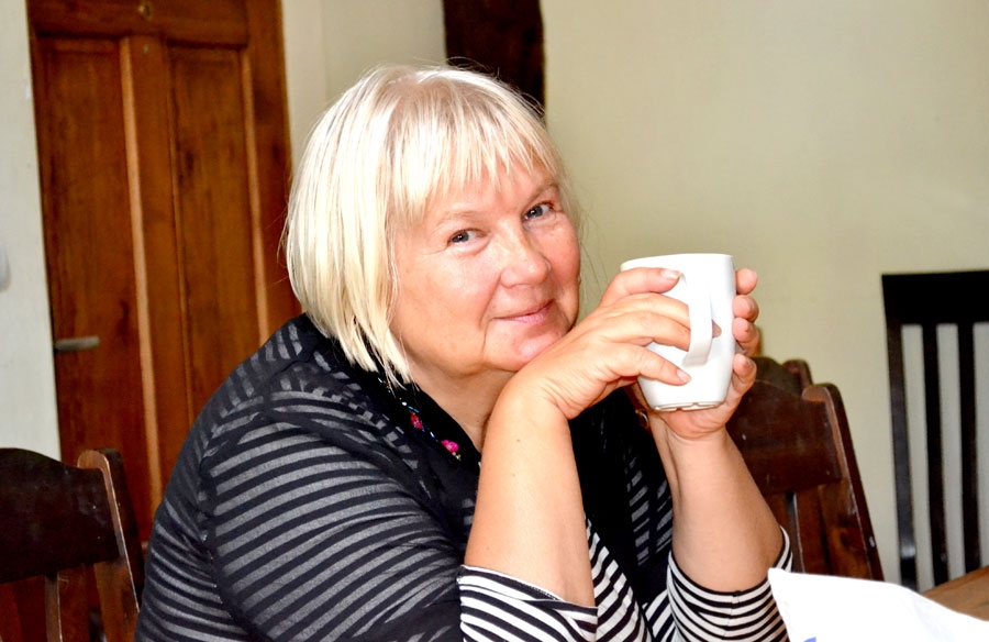 Māksliniece Birute Kuiciene iedvesmu rod dabā.
Autors: Solveiga Ikerte